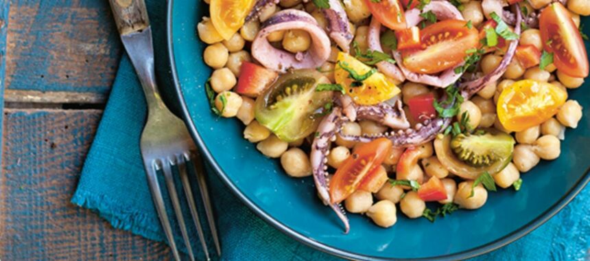 Chickpea salad with squid