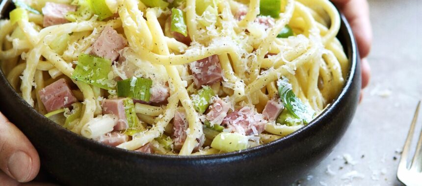 Buccatini with leeks and white ham