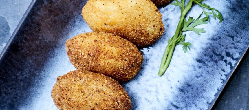 Breaded rice croquettes