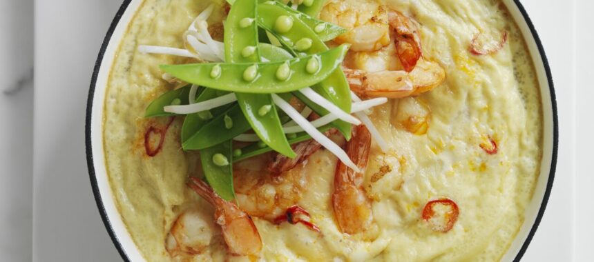 Baked omelet with soy shrimp and snow peas