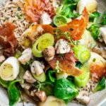 Rice salad with leeks, mushrooms and raw ham