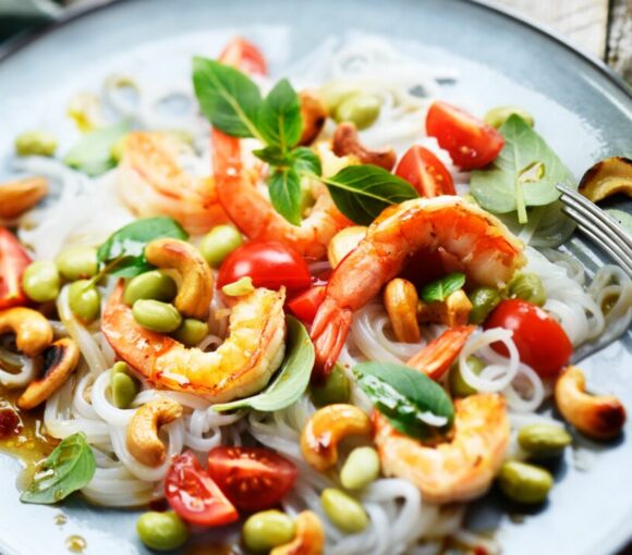 Salade thaï aux crevettes et nouilles de riz