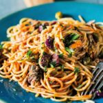 Spaghetti with sardines and olives