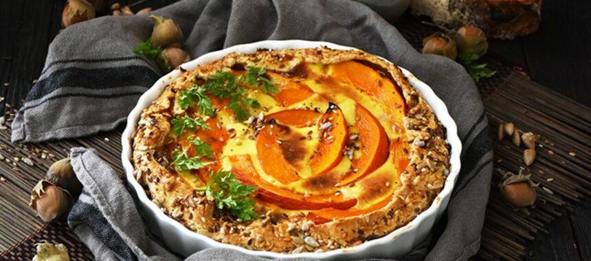 Autumn pie with pumpkin and gorgonzola