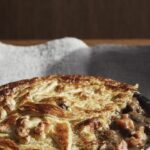 Beef and red wine pie