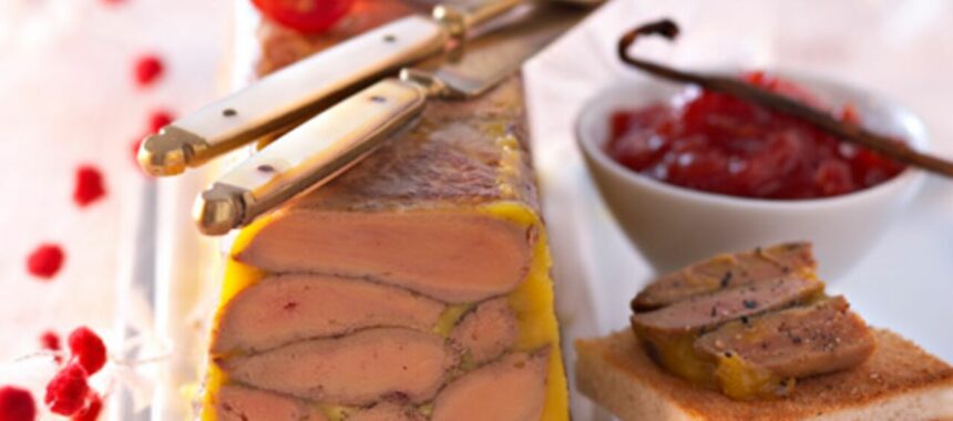 Terrine de foie gras aux épices et chutney de tomates