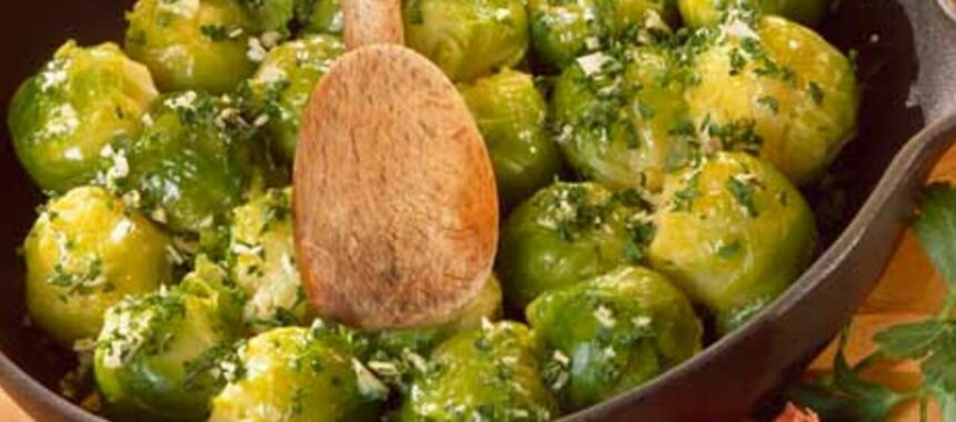 Brussels sprouts with small onions