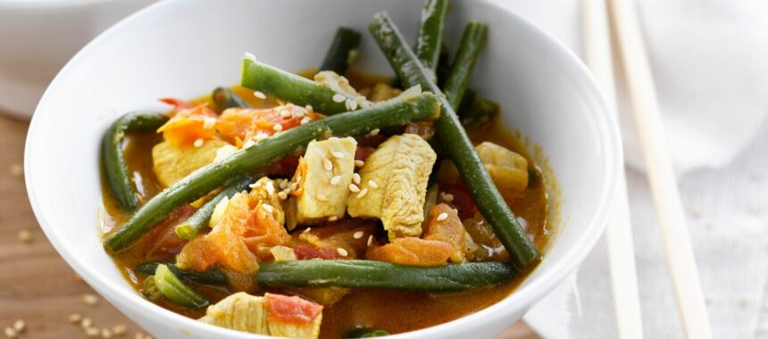 Chicken curry and vegetables