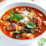 Soupe aux légumes et aux boulettes de porc à l’italienne