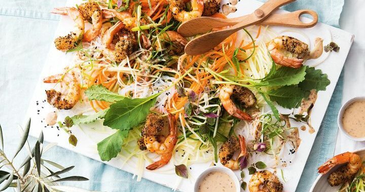 Salade de nouilles aux crevettes nori croustillantes