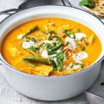 Soupe de potiron au curry et au poulet