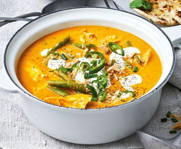 Soupe de potiron au curry et au poulet