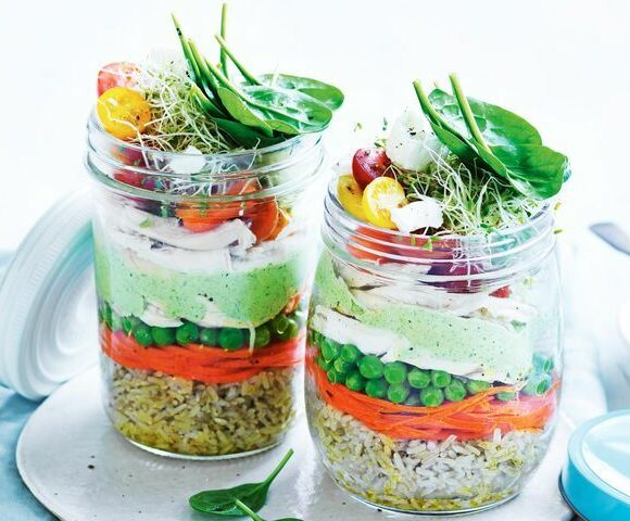 Salade de poulet et de riz avec vinaigrette green goddess