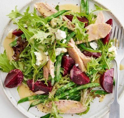 Salade de thon, haricots verts et betteraves rouges