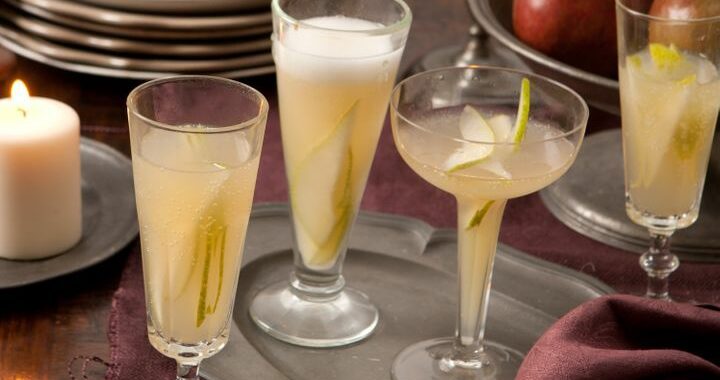 Cocktails de poires et de vin mousseux