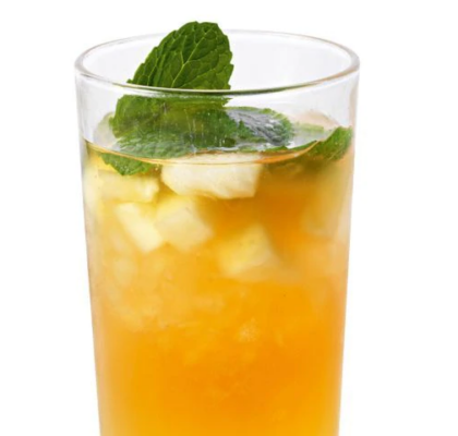 Cocktail au rhum et à l'ananas