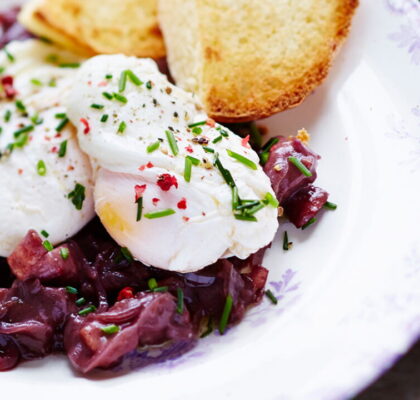 Poached Eggs and Shallots in Meurette Sauce