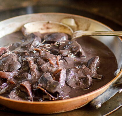 Beef Kidneys in Red