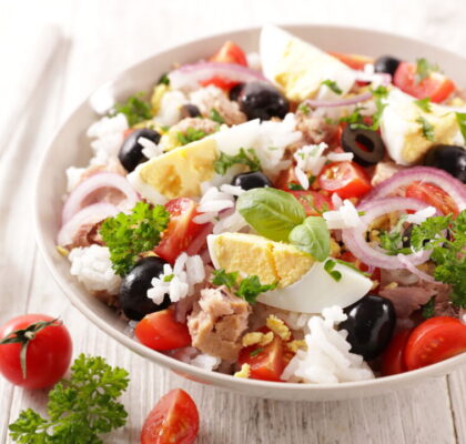 Quick and Easy Rice, Egg, Tuna, and Tomato Salad